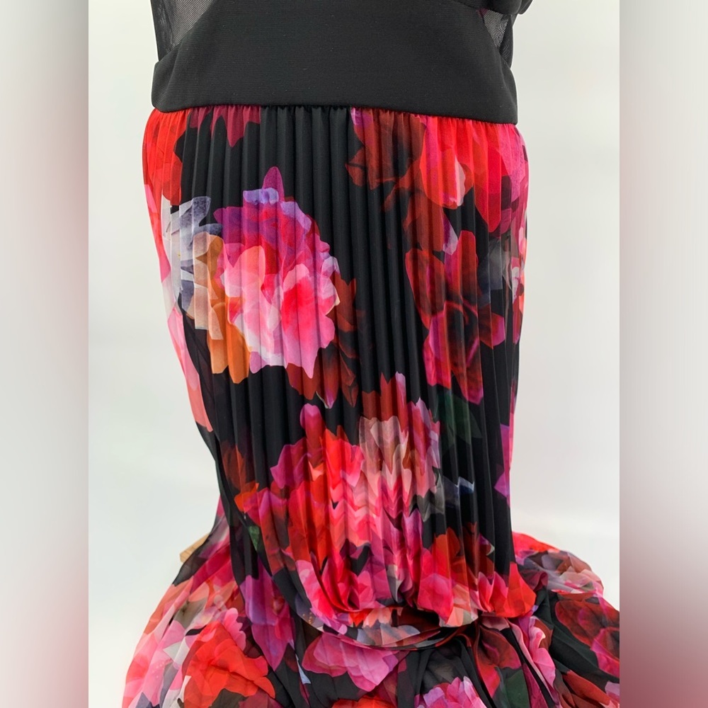 Xscap Pleated Floral-Print Evening Gown Size 4P - Picture 5 of 9